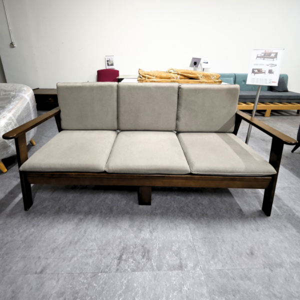 Eirik 3 Seater Sofa (Display Set)