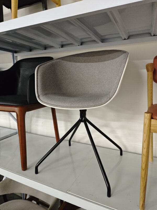 Phinox Dining Chair