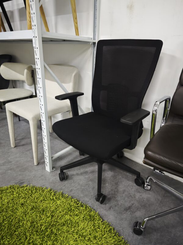 B918 Office Chair